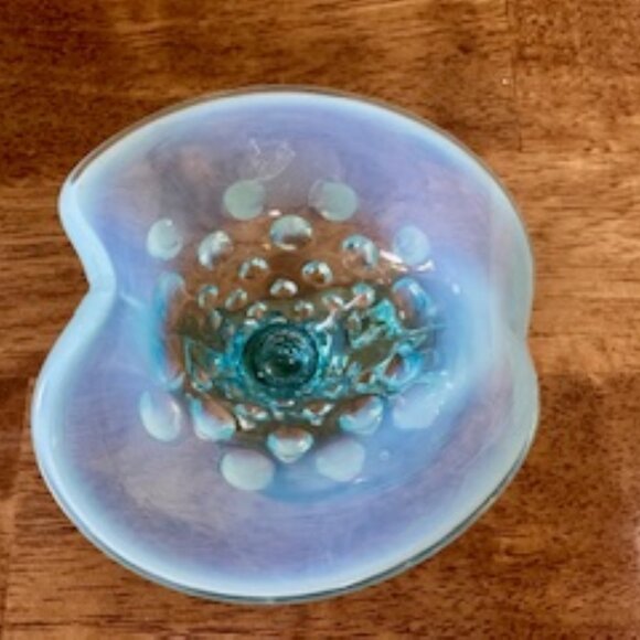 Vintage Blue Opalescent Hobnail Cornucopia Vase – Fenton Style Art Glass - Picture 5 of 5